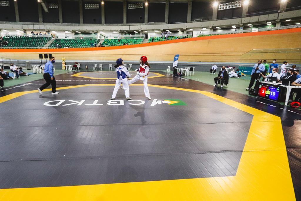 Jovem atleta paulistense é campeã nacional de Taekwondo nos Jogos Escolares  Brasileiros e conquista vaga para o Sul-Americano - Prefeitura do Paulista  - Cuidando da cidade, trabalhando pra você.