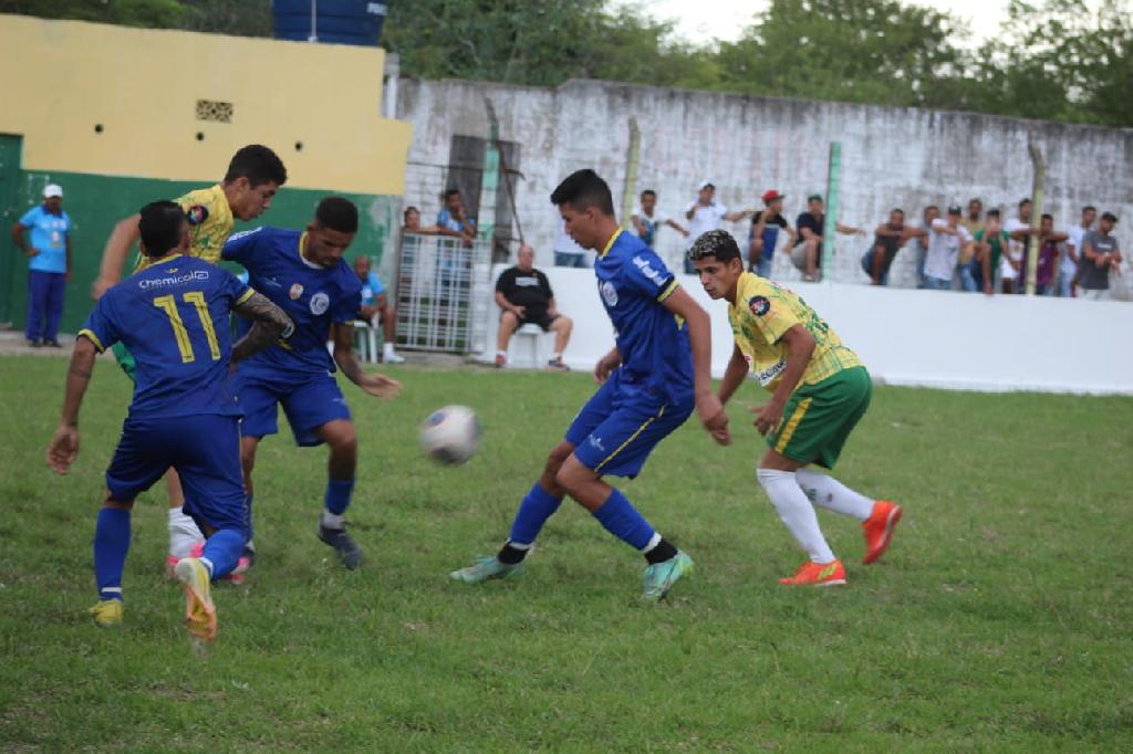 Seleção de Futebol do Paulista goleia Limoeiro pela Copa do Interior