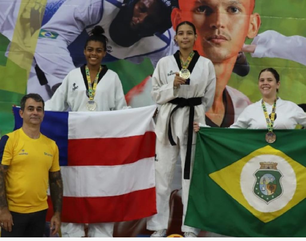 Jovem atleta paulistense é campeã nacional de Taekwondo nos Jogos Escolares  Brasileiros e conquista vaga para o Sul-Americano - Prefeitura do Paulista  - Cuidando da cidade, trabalhando pra você.