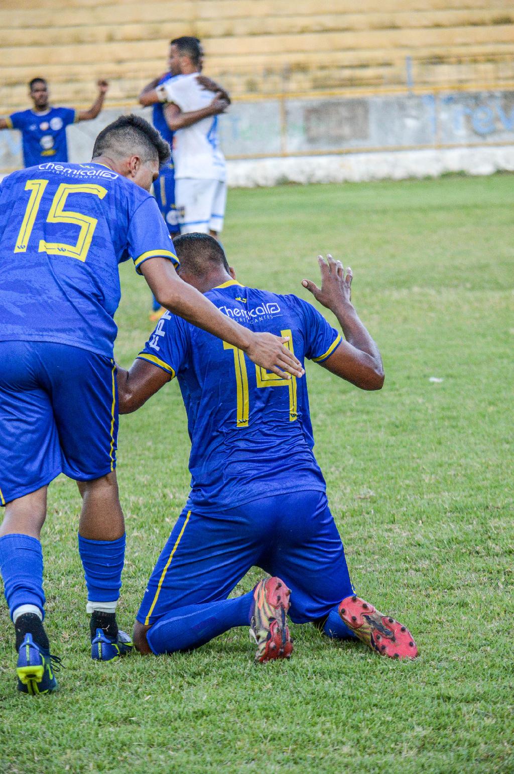 Seleção de Futebol do Paulista goleia Limoeiro pela Copa do Interior